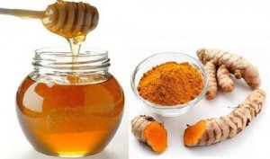 Trị nám hiệu quả với bột nghệ và mật ong