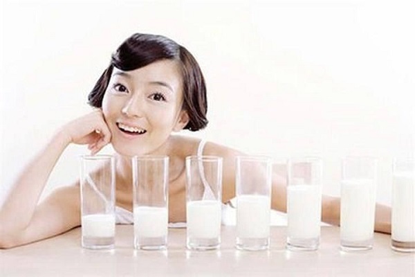 Rửa mặt bằng sữa tươi không đường có thể bị bắt nắng không?