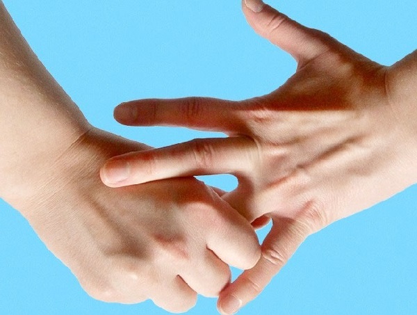 Massage cho đôi tay