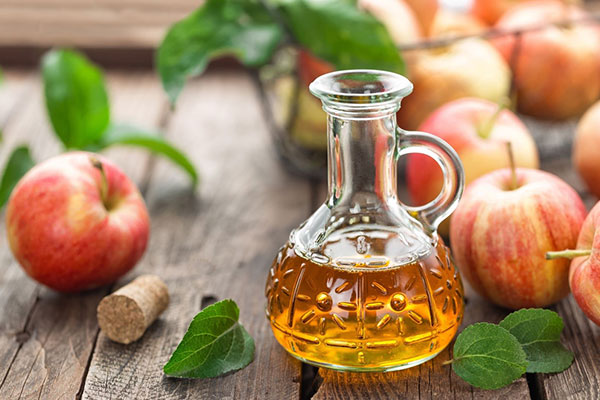 Giấm táo có tính kềm giúp ngăn ngừa vi khuẩn cho cơ thể.