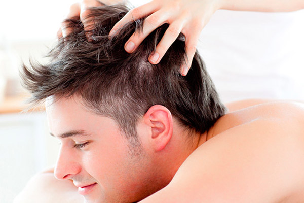 Massage da đầu giúp giảm đau đầu chóng mặt, hoa mắt rất tốt.