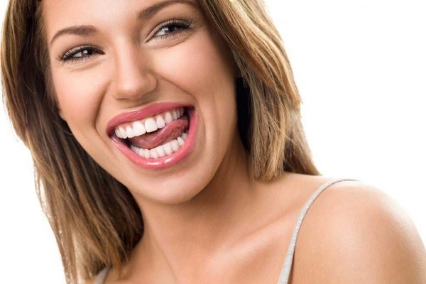 Một hàm răng đẹp cũng phải do sự hài hòa của các đường nét trên khuôn mặt.