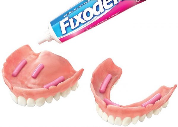 Sử dụng kẹo dán răng giả chất lượng giúp bạn tự tin hơn trong giao tiếp.