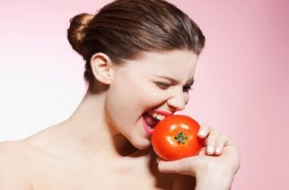 Phương pháp giảm cân bằng cà chua của phụ nữ Nhật