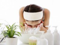 3 loại sữa rửa mặt tự nhiên chăm sóc da tại nhà hiệu quả