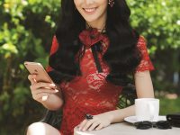 Bí quyết “ăn gian” vòng 3 với đầm yếm của Hoa hậu Sang Lê