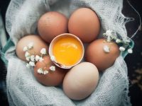 Cách làm trắng da bằng trứng gà cực đơn giản